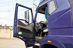 一汽解放 J6P重卡 420马力 4X2牵引车(CA4180P66K24HE4)