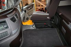 东风商用车 天龙旗舰KX 480马力 6X4 AMT自动挡牵引车(DFH4250C)