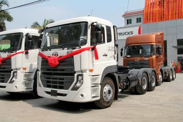 东沃 UD酷腾重卡 430马力 6X4牵引车(平顶驾驶室)(DND4250WB34)