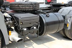 东沃 UD酷腾重卡 430马力 6X4牵引车(平顶驾驶室)(DND4250WB34)