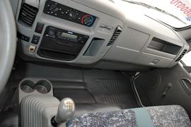 福田欧马可底盘&nbsp;清障车驾驶室图片