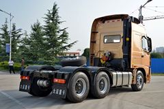 大运 N9重卡 430马力 6X4牵引车(土豪金)