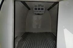 福田风景 129马力 封闭厢式冷藏车(广州粤雪牌)(BJ5036XLC-XB)