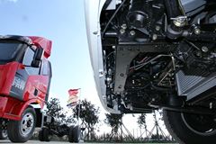 解放 J6F 130马力 3300轴距排半轻卡底盘(CA1041P40K2L1BE4.8)