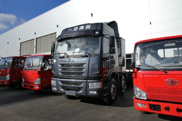 青岛解放 悍V重卡 336马力 6X2 LNG牵引车(CA4226P1K15T3NE5A80)