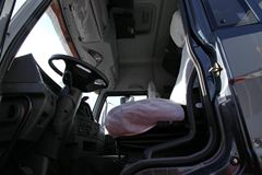 青岛解放 悍V重卡 336马力 6X2 LNG牵引车(CA4226P1K15T3NE5A80) 青岛解放 悍V重卡 336马力 6X2 LNG牵引车(CA4226P1K15T3NE5A80)