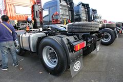 青岛解放 悍V重卡 350马力 6X2牵引车(CA4227P1K15T3E4A80)