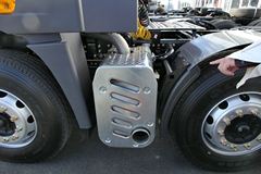 青岛解放 悍V重卡 350马力 6X2牵引车(CA4227P1K15T3E4A80)