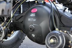 青岛解放 龙V中卡 220马力 6X2 9.5米载货车底盘(CA1250PK2L7T3E4A80)