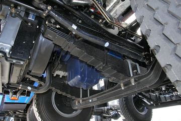 �ൺ��� ��V�ؿ� 300���� 8X4 6.8��LNG��ж������(CA3310P1K15L3T4NE5A80)ͼƬ