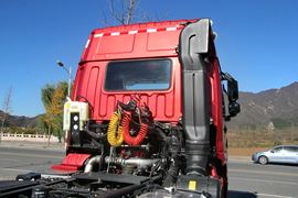 欧曼ETX&nbsp;牵引车外观                                                图片