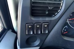 东风商用车 天龙重卡 270马力 8X2 9.6米载货车底盘(DFL5311CCYAX11B)