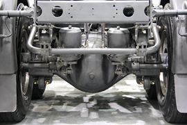 御龙&nbsp;牵引车底盘                                                图片