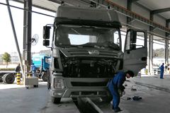 三环十通 御龙重卡 350马力 6X2牵引车(STQ4258L7Y10D4)