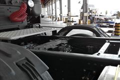 三环十通 御龙重卡 350马力 6X2牵引车(STQ4258L7Y10D4)