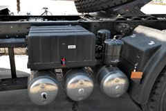 三环十通 御龙重卡 290马力 4X2港口牵引车(STQ4181L02Y4N4)