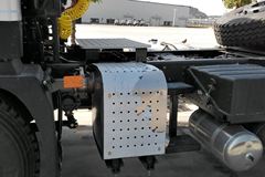 三环十通 御龙重卡 290马力 4X2港口牵引车(STQ4181L02Y4N4)