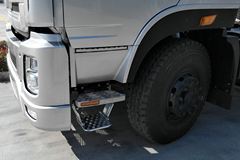 三环十通 御龙重卡 290马力 4X2港口牵引车(STQ4181L02Y4N4)