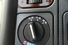 东风柳汽 乘龙M3中卡 160马力 4X2 6.75米载货车底盘(LZ1161M3AAT)