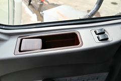 东风柳汽 乘龙M3中卡 160马力 4X2 6.75米载货车底盘(LZ1161M3AAT)