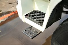 东风柳汽 乘龙M3中卡 160马力 4X2 6.75米载货车底盘(LZ1161M3AAT)