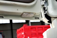 东风柳汽 乘龙M3中卡 160马力 4X2 6.75米载货车底盘(LZ1161M3AAT)