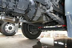 东风柳汽 乘龙M3中卡 160马力 4X2 6.75米载货车底盘(LZ1161M3AAT)