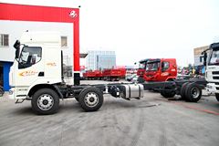 东风柳汽 乘龙M3中卡 220马力 6X2 9.6米载货车底盘(LZ1200M3CAT)