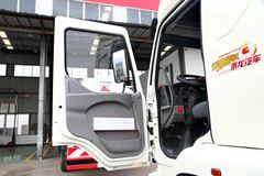 东风柳汽 乘龙M3中卡 220马力 6X2 9.6米载货车底盘(LZ1200M3CAT)