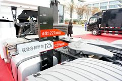 奔驰 Actros重卡 410马力 4X2低底盘牵引车(型号1841)