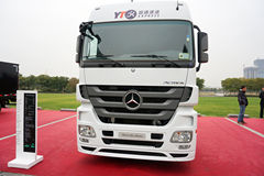 奔驰 Actros重卡 410马力 4X2低底盘牵引车(型号1841)