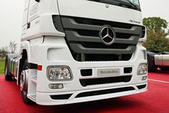 奔驰 Actros重卡 410马力 4X2低底盘牵引车(型号1841)