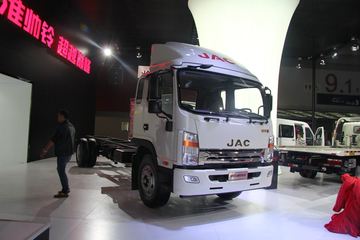 江淮帅铃 威司达W530中卡 165马力 4X2 6.75米栏板载货车底盘(HFC1121P70K1E1)