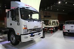 江淮帅铃 威司达W530中卡 165马力 4X2 6.75米栏板载货车底盘(HFC1121P70K1E1)