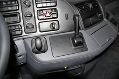 奔驰 Actros重卡 410马力 4X2低底盘牵引车(型号1841)