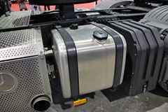 奔驰 Actros重卡 440马力 6X2牵引车(型号2644)