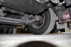 奔驰 Actros重卡 440马力 6X2牵引车(型号2644)