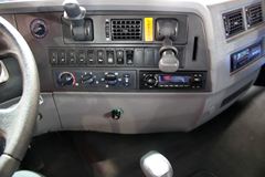 上汽红岩 杰狮M100重卡 290马力 4X2 港口牵引车(CQ4185HMG361)