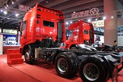 上汽红岩 杰狮重卡 畅途版 430马力 6X4牵引车