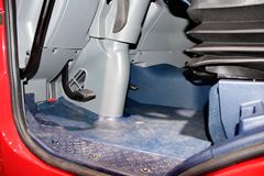 上汽红岩 杰狮重卡 畅途版 430马力 6X4牵引车