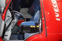 上汽红岩 杰狮重卡 畅途版 430马力 6X4牵引车