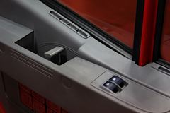 上汽红岩 杰狮重卡 畅途版 430马力 6X4牵引车