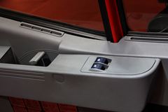 上汽红岩 杰狮重卡 畅途版 430马力 6X4牵引车