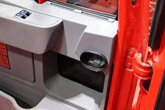 上汽红岩 杰狮重卡 畅途版 430马力 6X4牵引车