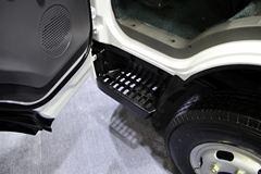 四川现代 瑞越 100马力 3.9米排半栏板轻卡(CNJ1040ZP33M)