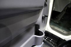 四川现代 瑞越 100马力 3.9米排半栏板轻卡(CNJ1040ZP33M)