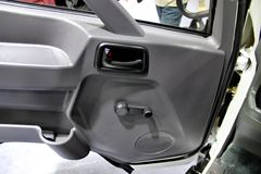 四川现代 瑞越 100马力 3.9米排半栏板轻卡(CNJ1040ZP33M)