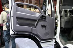 四川现代 瑞越 100马力 3.9米排半栏板轻卡(CNJ1040ZP33M)