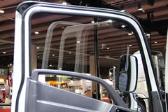 四川现代 瑞越 100马力 3.9米排半栏板轻卡(CNJ1040ZP33M)