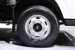 四川现代 瑞越 100马力 3.9米排半栏板轻卡(CNJ1040ZP33M)